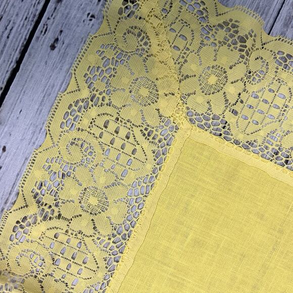 Vintage Set of 6 Linen Dinner Table Napkins Canary Yellow Square Linen Lace - Picture 7 of 8